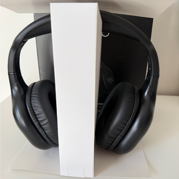 Emporio Armani Black Wireless Headphones - Picture 3 of 5